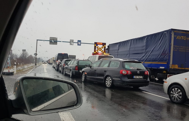 Многокилометровые очереди на польско-украинской границе 3